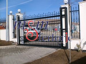 050 FERFORJE YANA KAYAR GARAJ KAPISI